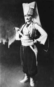 Mustafa Kemal Yeniçeri kıyafeti ile