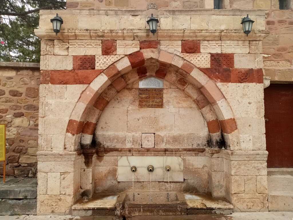 Üçler Çeşmesi