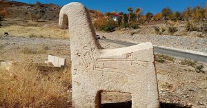 Dersim - Tunceli Hozat Mezar Taşları - Koç ve At mezar taşları