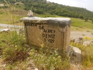 Hozat Yüceldi Sırtikan mezar taşları